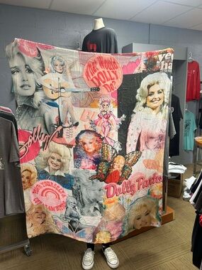 Throw Blanket  50“ x 60“ dolly